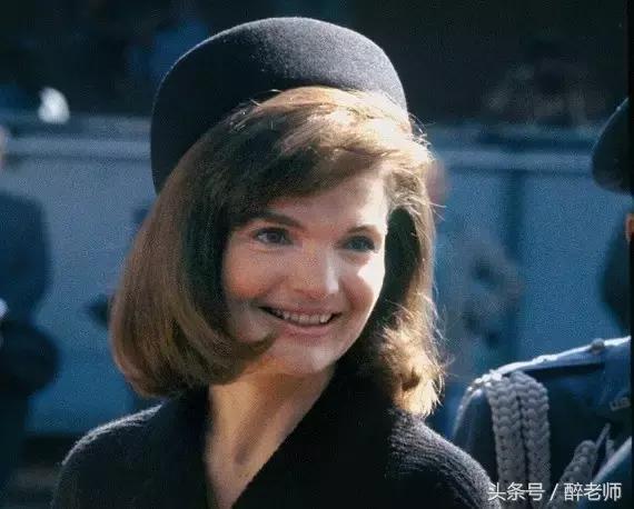 杰奎琳穿着带血的衣服,杰奎琳的眼泪音频