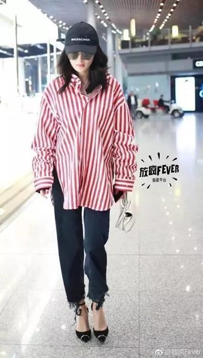 杨幂的最近穿的运动鞋,杨幂穿的薄荷绿运动鞋