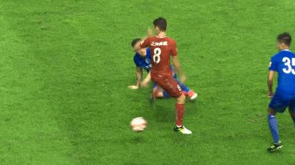 中超最新积分榜上海双雄受挫,中超十大冲突名场面