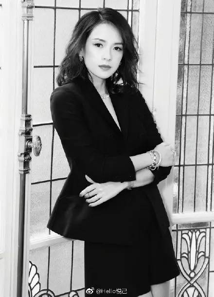 章子怡巴黎时装周白色休闲,章子怡米兰时装周白色裤裙