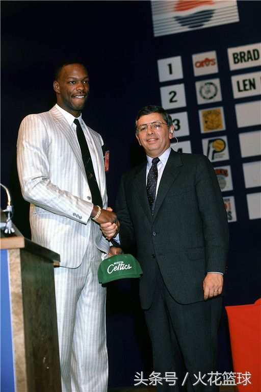 乔丹身高两米,乔丹2米