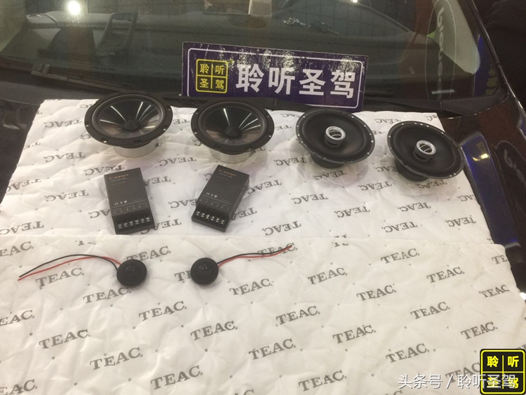 经典福特福克斯的原车音响换装、门板隔音之旅不过两千元的改装,给有需求的自己!