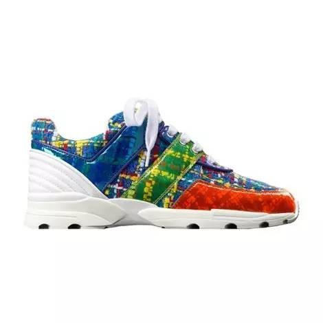 杨幂一口气买了十双的鞋,杨幂穿的薄荷绿运动鞋