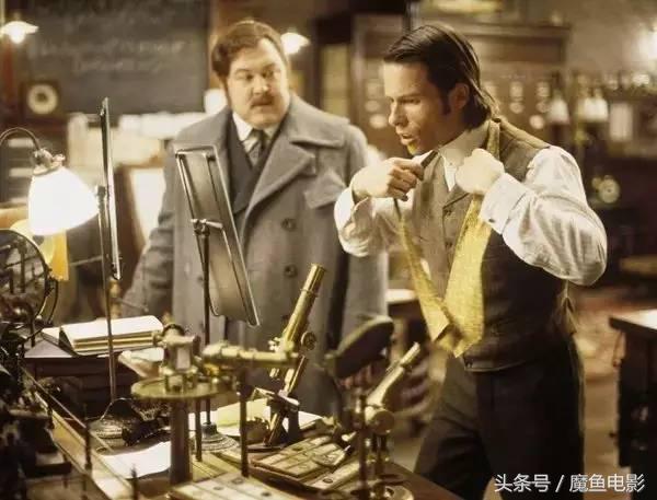 这部穿越时空的科幻片，预言了80万年后人类的进化形态，原著比广义相对论还早20年