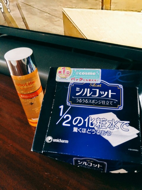 油皮洗面奶祛痘去黑头收缩毛孔 (敏感肌肤怎么收缩毛孔去黑头)
