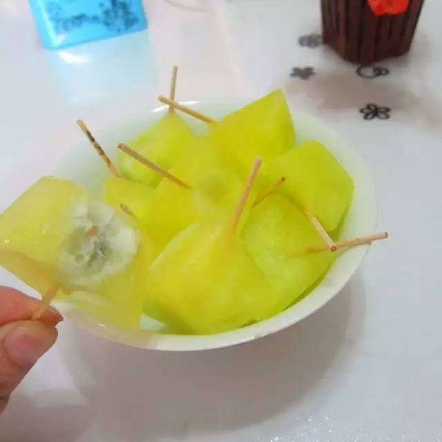 天气这么热，来做冰格吧~没有孩子不喜欢哦！