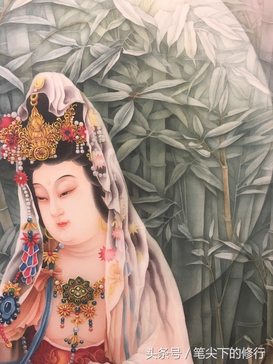 美到极致的菩萨｜听涛观瀑望水月，静思禅定得自在