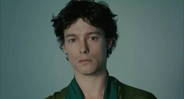 为了复仇她把自己嫁给了魔鬼,为了复仇把自己整成仇人模样