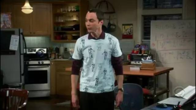 比渔网袜更猎奇的存在，杨幂谢娜领衔“袖套时尚”，前卫还是尴尬？