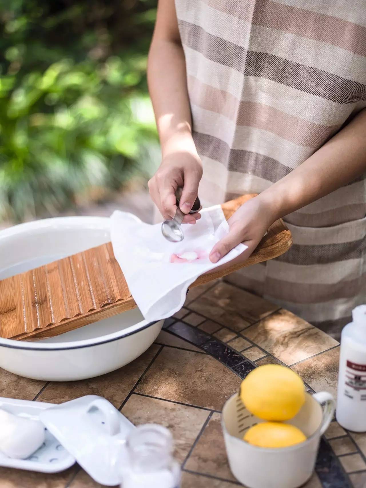 永续护衣:自有米饭柠檬牛奶来对付污渍油渍口红渍