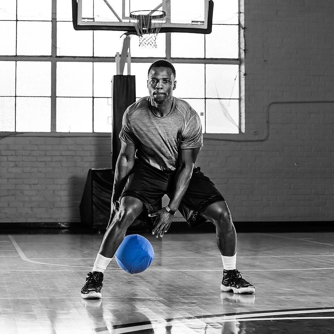 每天一个小技巧运球,每天一招背后运球过人