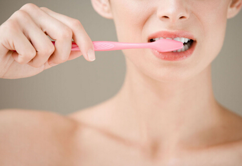 口腔有异味是什么原因怎么解决,口腔有异味什么原因怎么解决