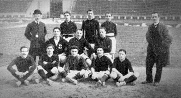 ac米兰队徽演变史,意甲ac米兰战胜恩波利