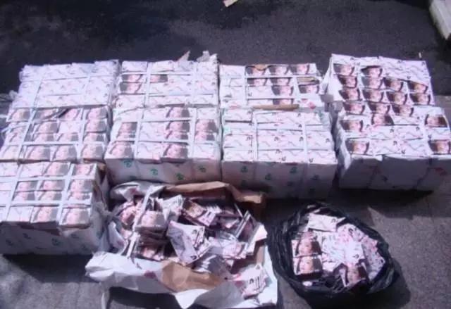 揭秘小卡片背后的诈骗陷阱,揭秘小卡片诈骗