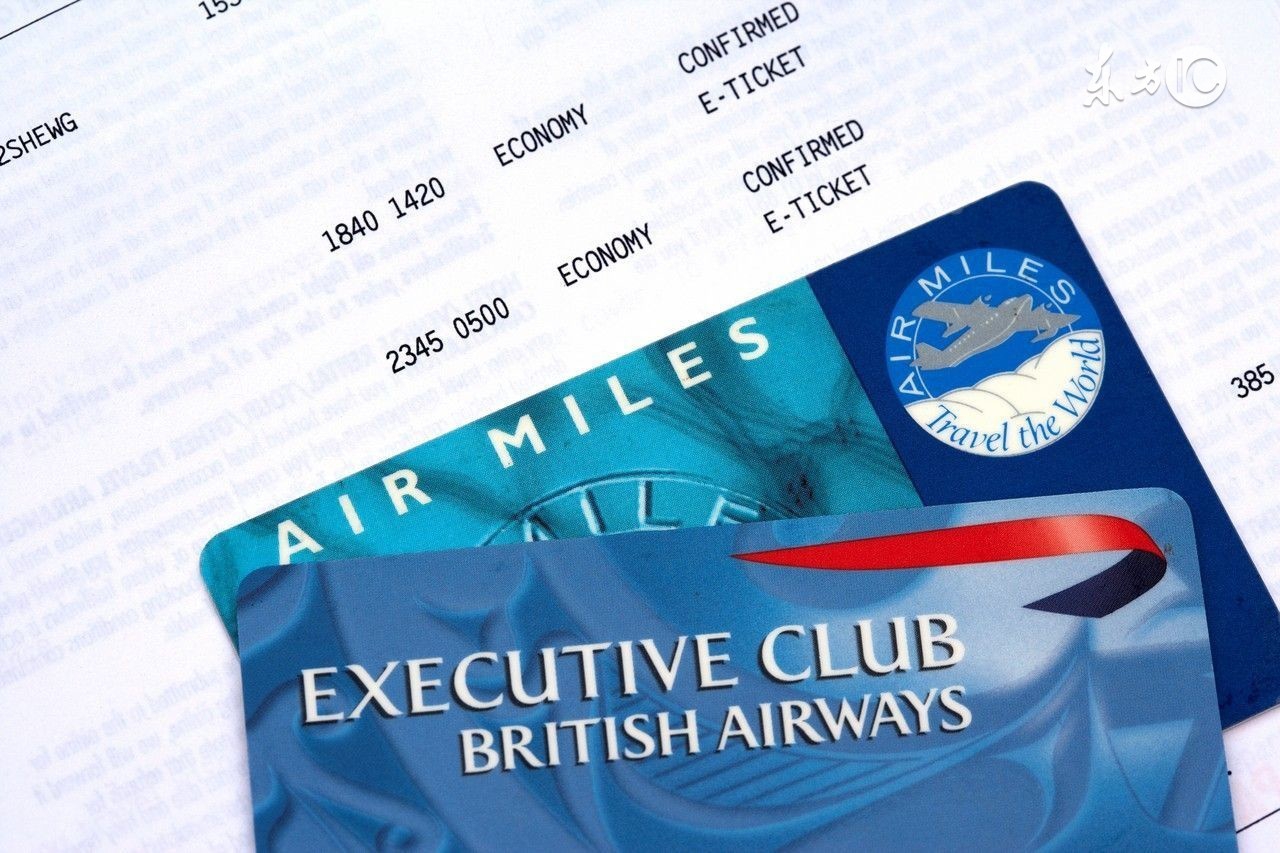 中信小白青春卡与招商小白卡,招行白金卡和中信白金卡哪个好