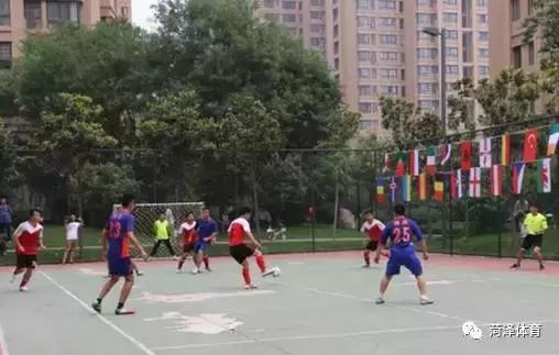 这是一种特别适合百姓开展的运动，去年一场比赛就有40万余人参与