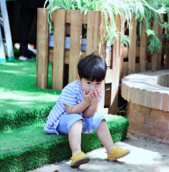 给宝宝购的衣服,给宝宝买衣服的注意事项