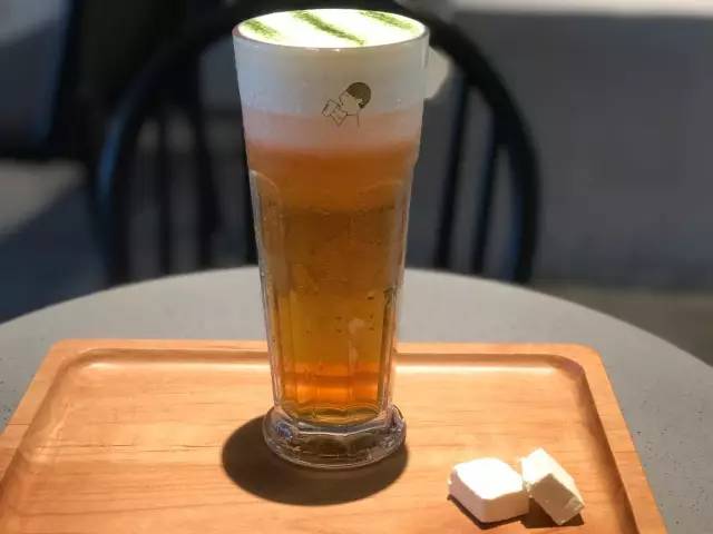 长大后茶饮店就像江湖的高手,一代起一代落但能真正成为新闻暴风眼的真的只有喜茶