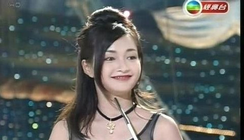 撞脸宋仲基，是钟汉良最喜欢的女明星，曾患抑郁险自杀