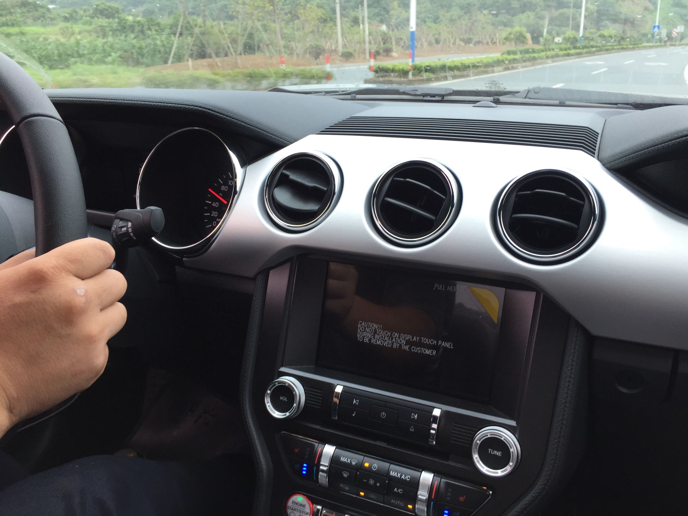 福特野马贬值,15款福特野马一年贬值多少钱