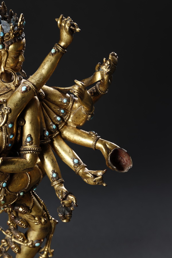 这精美的铜鎏金嵌绿松石胜乐金刚佛像正在拍卖