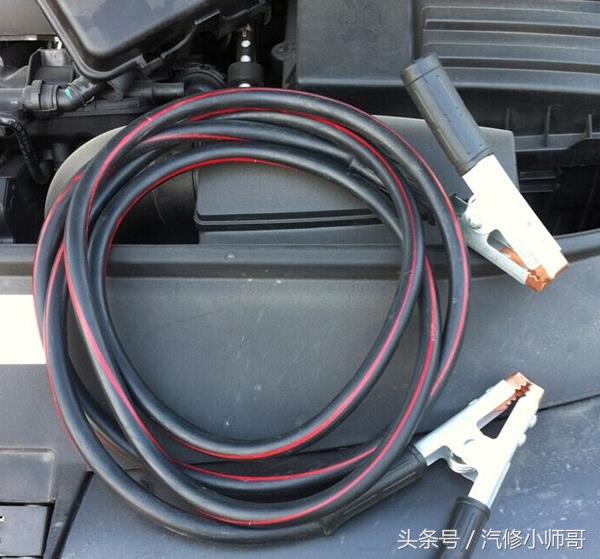 电瓶没电搭线着火后还是打不着火,汽车没电怎么用电瓶搭电教程