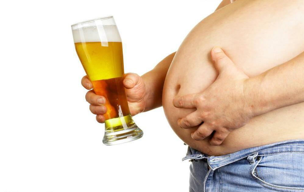 夏天喝冰啤酒的正确姿势,夏天喝冰镇啤酒简直不要太爽