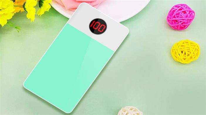 20分钟就可以充满电的充电宝,可实时显示电量的充电宝