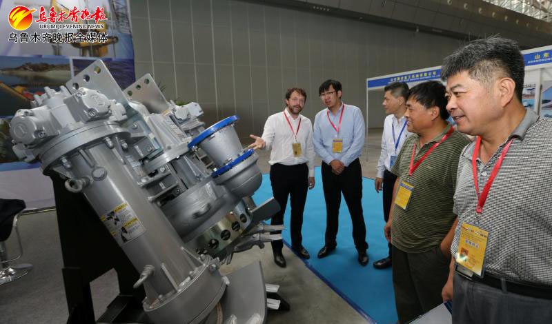 *疆新**矿博会今日开幕可潜入水下500米深的多功能“清道夫”首亮相