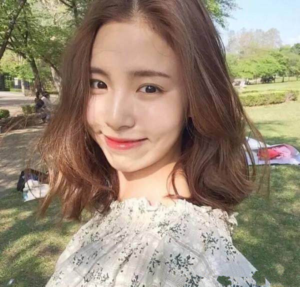 任何脸型都适合中分吗女生,怎么样才能留一个好看自然的中分