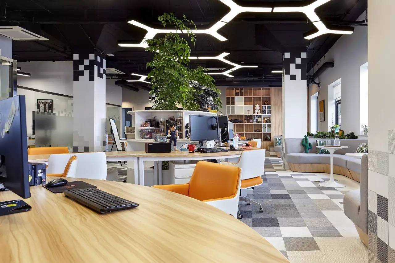 爱情公寓里面的角色都是什么工作,爱情公寓主角的工作到底是什么