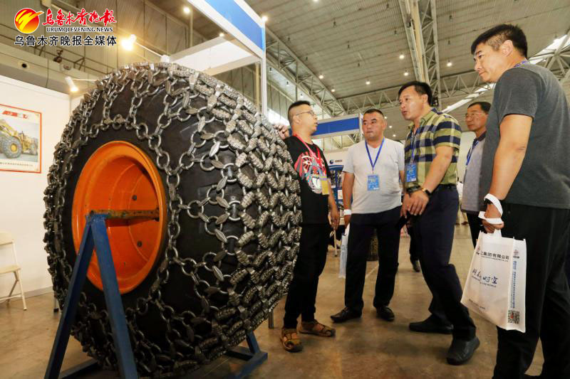 *疆新**矿博会今日开幕可潜入水下500米深的多功能“清道夫”首亮相