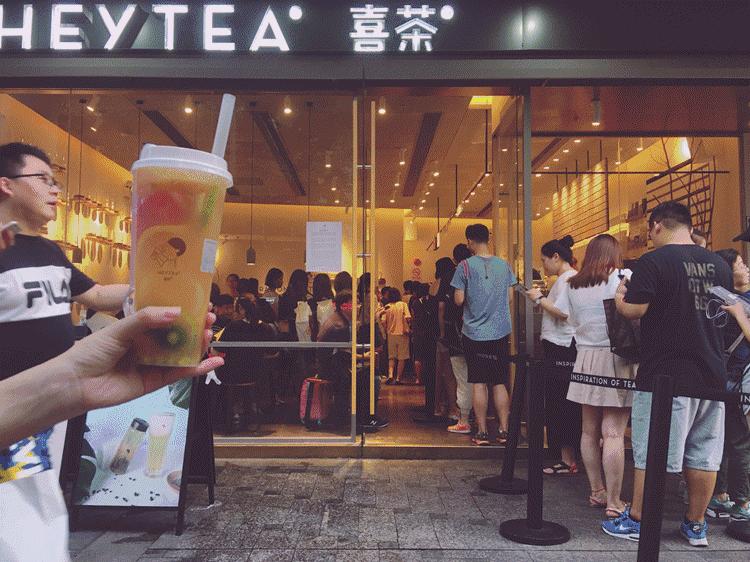 蹦野迪不如吃果盘，如何用20块在上海街头打败妖艳*货贱**？