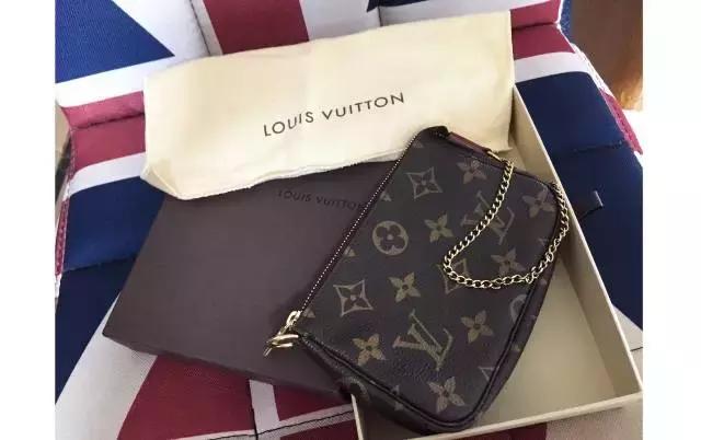 magicking包包怎么辨别真伪,蔻驰京东自营店的包包怎么查真伪