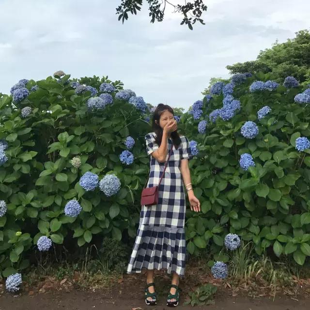 面部表情尴尬僵硬不自然怎么拍照,一拍照肢体就僵硬就尴尬