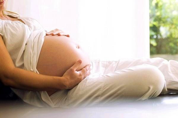 怀孕五个月,腰痛、屁股痛、呼吸困难,连上个厕所都疼得起不来