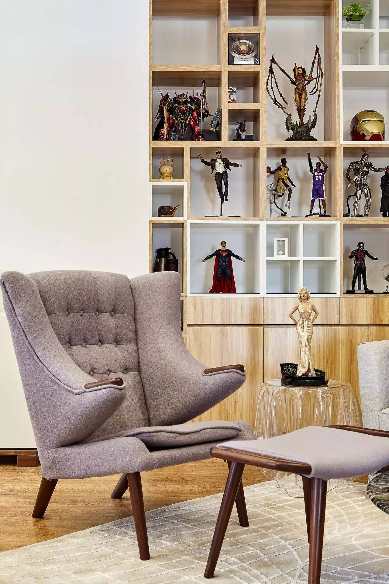 爱情公寓里面的角色都是什么工作,爱情公寓主角的工作到底是什么