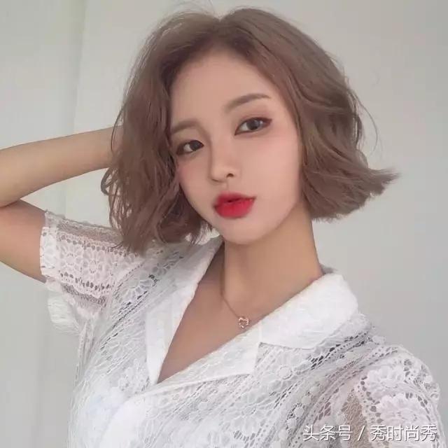 韩系外翻中短发高级感,短发发尾外翻发型