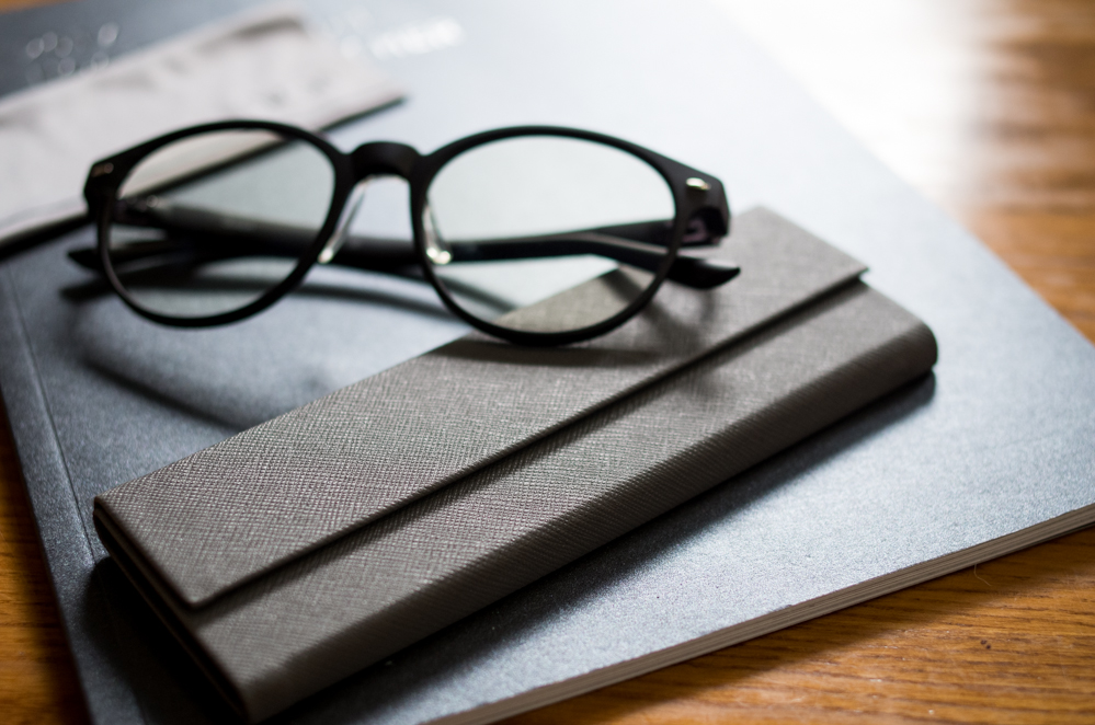 变色炫酷眼镜测评,防蓝光变色眼镜推荐测评