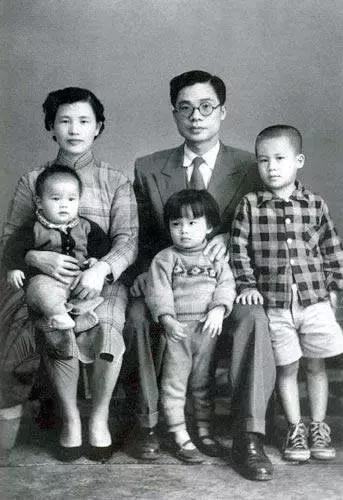 罗大佑十大经典老歌,罗大佑光阴的故事恋曲1990