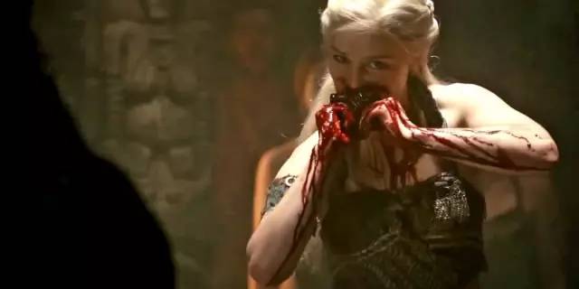 她在《权力的游戏》里一脱成名，却从此走上了实力派的光辉大道