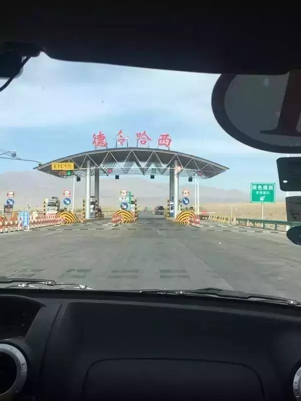 开车去非洲日记之九,去花土沟路上,遇到夺命的沙尘暴,遇到夺魂水上雅丹,小女子想问嫦娥姐姐你要不要面膜