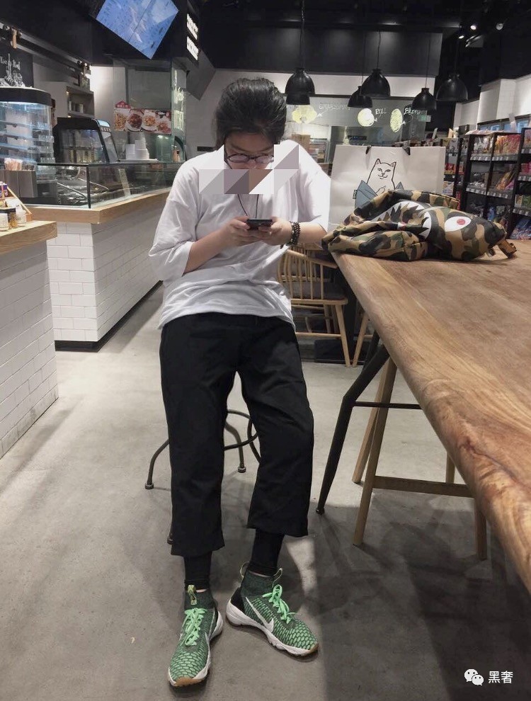 巴黎世家袜子鞋2.0和3.0的区别,巴黎世家男士袜子鞋