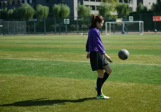 女足队员感谢教练团队,羡慕吧