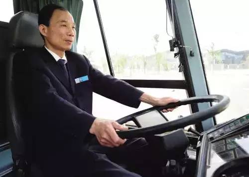 旅游客车有前途吗,旅游看风景最好的车