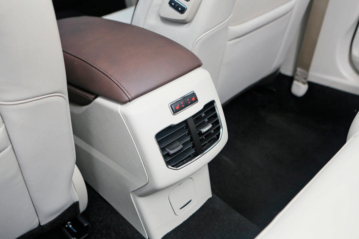 蒙迪欧豪华亮点,福特蒙迪欧最新款高速试驾