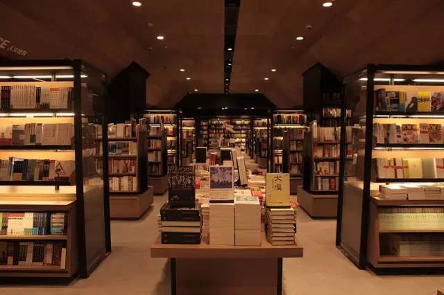 没有商业，诚品不能活没有文化，诚品不像话｜致敬吴清友