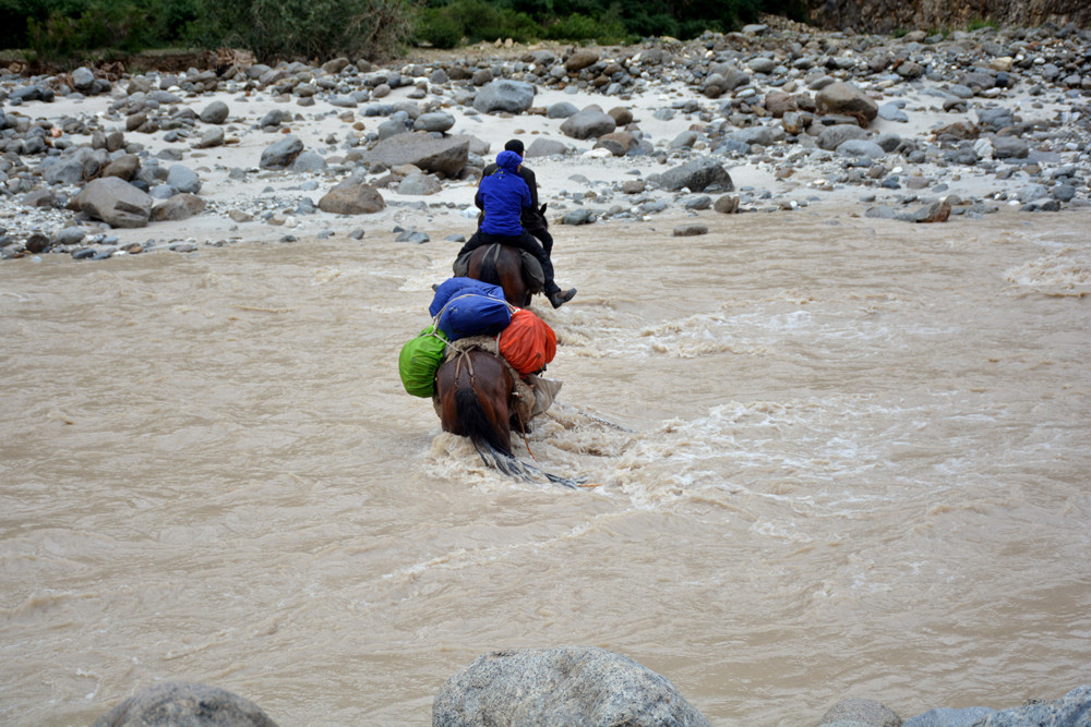 行者无疆-6月乌孙，漂洋过海为圣湖，翻山越岭因初心
