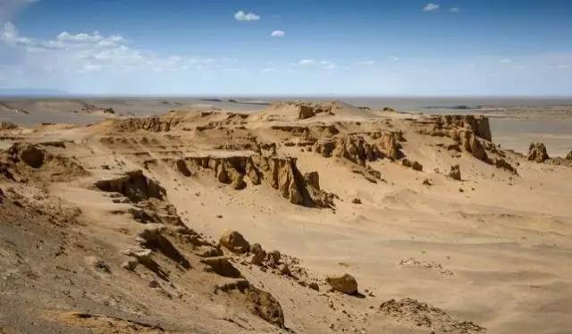 去国外火车旅行最美十条线路,当火车路过湖北省山区