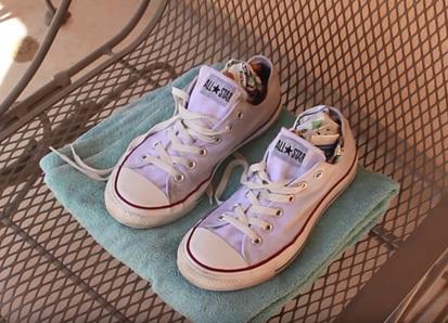 白鞋发黄小妙招靠谱吗,白鞋发黄最简单的处理方法